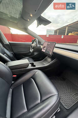 Седан Tesla Model 3 2019 в 