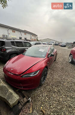 Седан Tesla Model 3 2025 в 