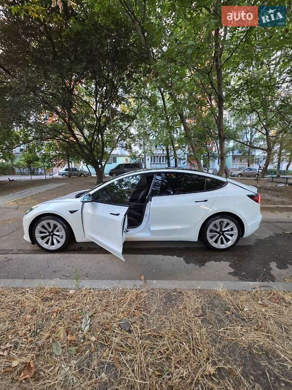 Седан Tesla Model 3 2021 в Одесі