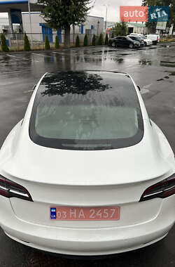 Седан Tesla Model 3 2021 в 