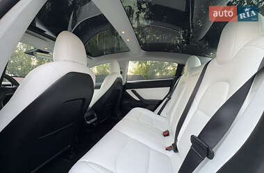Седан Tesla Model 3 2018 в 