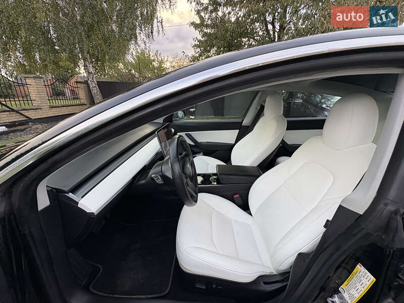 Седан Tesla Model 3 2018 в Луцьку