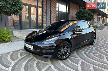 Седан Tesla Model 3 2021 в 