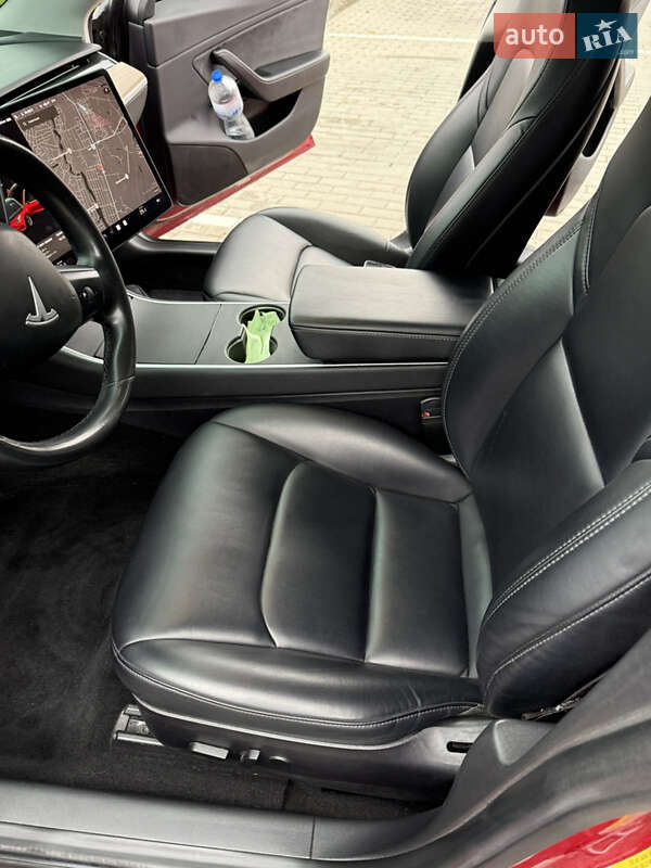 Седан Tesla Model 3 2018 в Вінниці