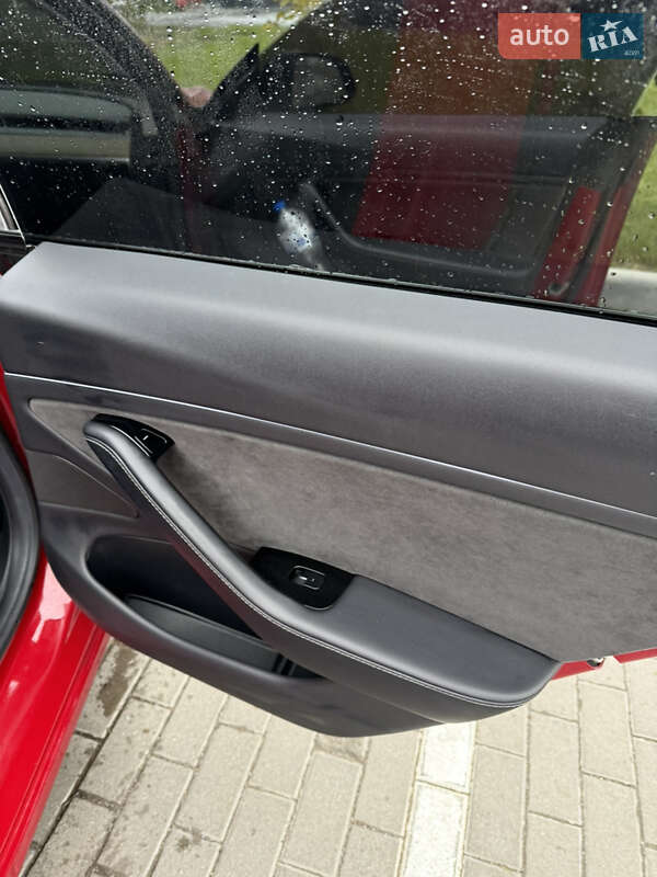 Седан Tesla Model 3 2018 в Вінниці