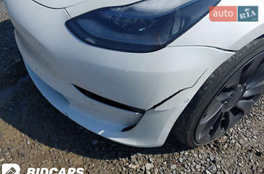 Седан Tesla Model 3 2021 в 
