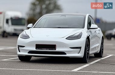 Седан Tesla Model 3 2021 в Ровно