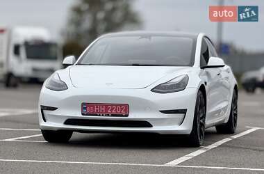 Седан Tesla Model 3 2021 в 