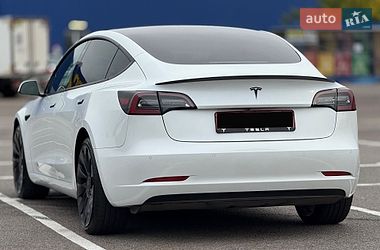 Седан Tesla Model 3 2021 в Ровно