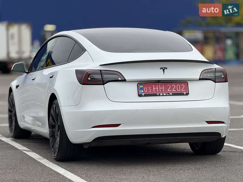 Седан Tesla Model 3 2021 в Рівному