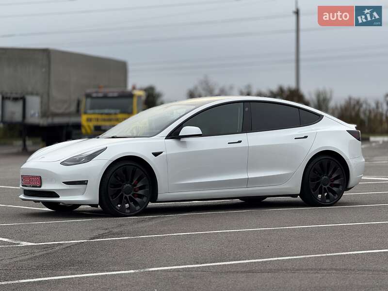 Седан Tesla Model 3 2021 в Рівному