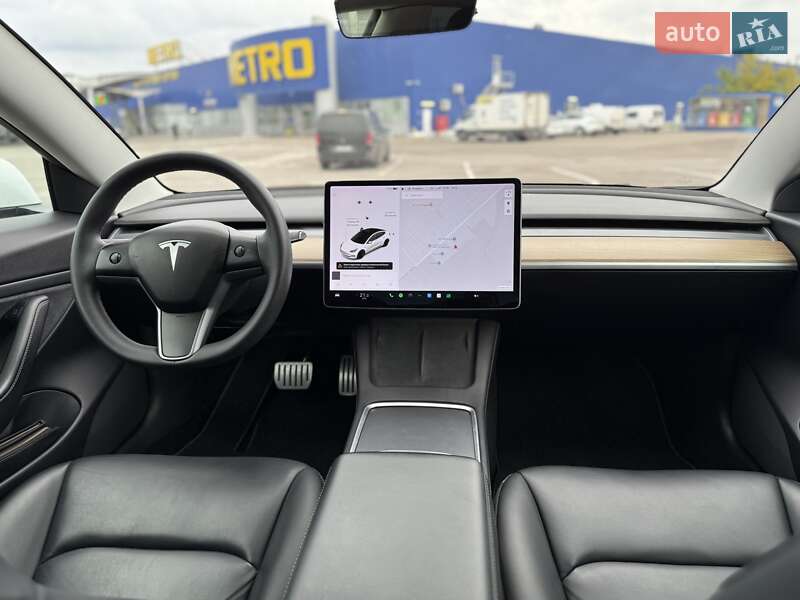 Седан Tesla Model 3 2021 в Рівному