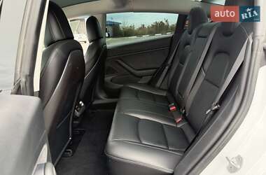 Седан Tesla Model 3 2021 в Ровно