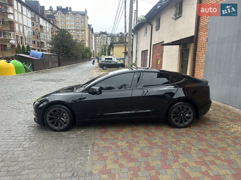 Седан Tesla Model 3 2022 в Ірпені