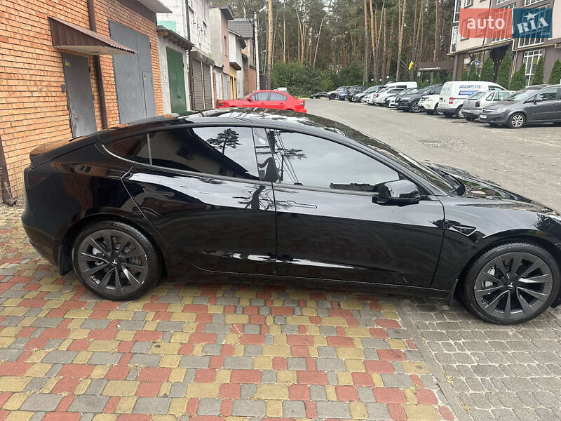 Седан Tesla Model 3 2022 в Ірпені