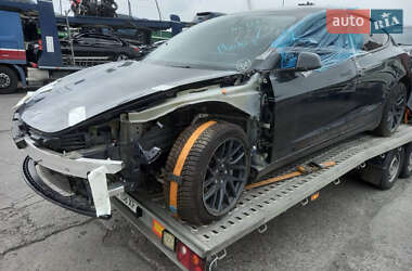 Седан Tesla Model 3 2024 в 