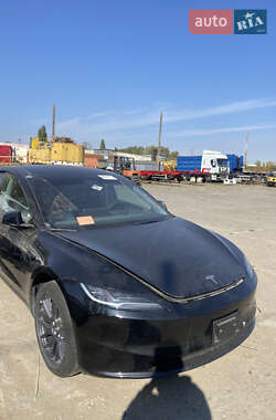 Седан Tesla Model 3 2024 в 
