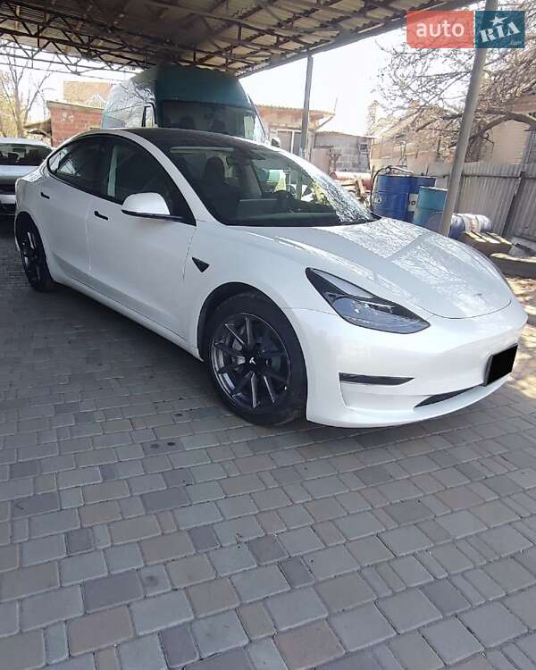 Tesla Model 3 2023