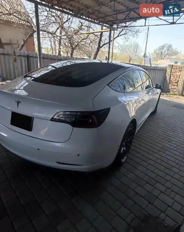 Tesla Model 3 2023 VIN 5YJ3E1EA3PF471092 фото оголошення 3 з 47