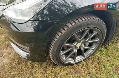 Седан Tesla Model 3 2020 в 