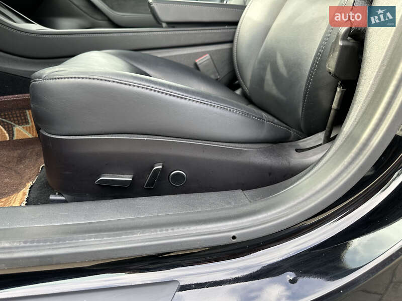 Седан Tesla Model 3 2022 в Луцке