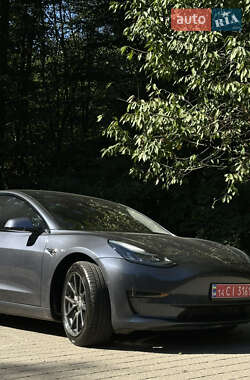 Седан Tesla Model 3 2020 в 