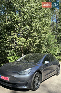 Седан Tesla Model 3 2020 в 