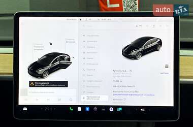 Седан Tesla Model 3 2020 в 