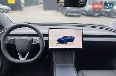 Седан Tesla Model 3 2024 в 
