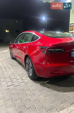 Седан Tesla Model 3 2020 в 