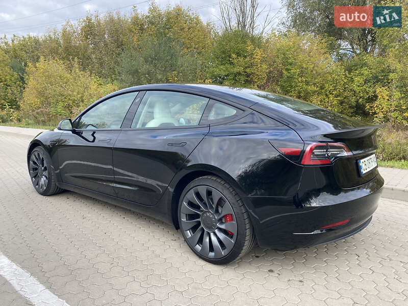 Седан Tesla Model 3 2021 в Киеве