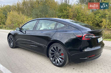 Седан Tesla Model 3 2021 в 