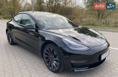 Седан Tesla Model 3 2021 в 