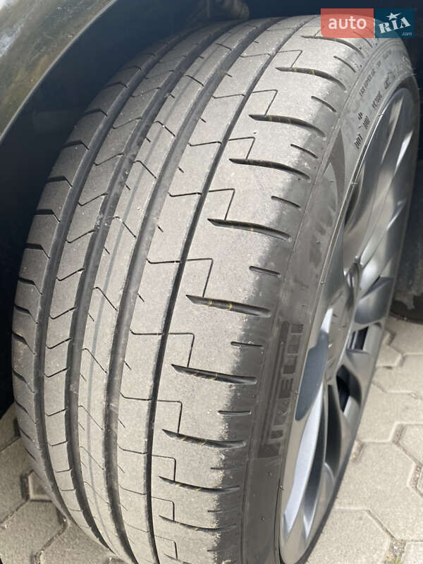 Седан Tesla Model 3 2021 в Киеве