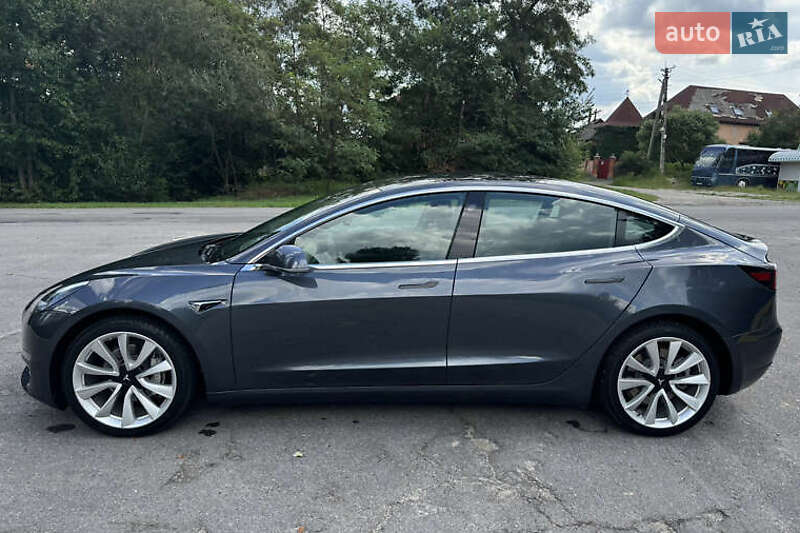 Седан Tesla Model 3 2019 в Києві