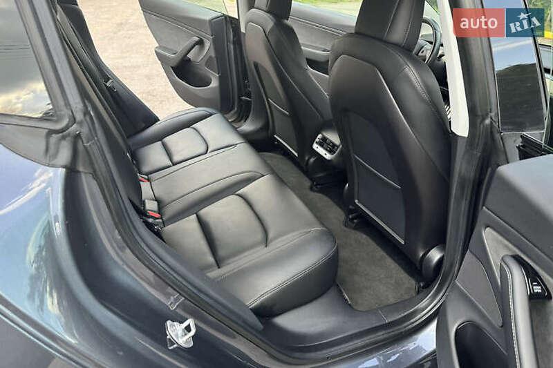 Седан Tesla Model 3 2019 в Києві
