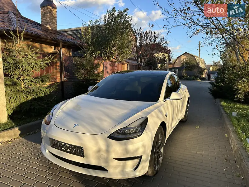 Tesla Model 3 2019