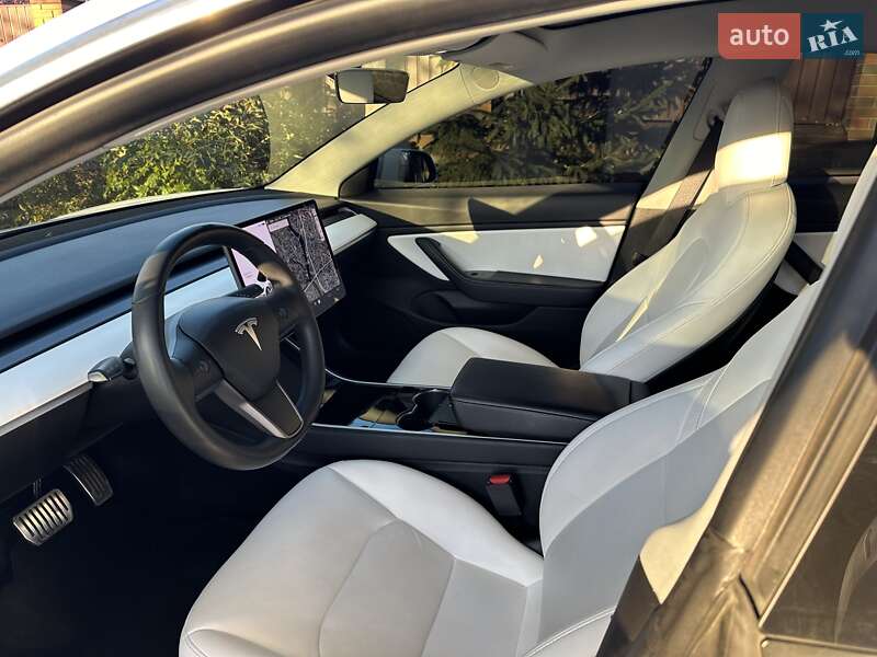 Седан Tesla Model 3 2019 в Білій Церкві