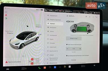 Седан Tesla Model 3 2019 в 