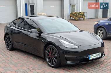 Седан Tesla Model 3 2019 в 
