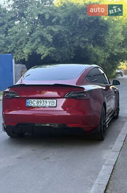 Седан Tesla Model 3 2021 в 