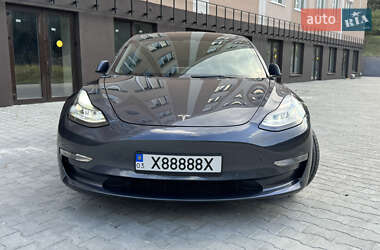 Седан Tesla Model 3 2022 в 