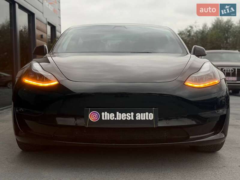 Седан Tesla Model 3 2022 в Рівному