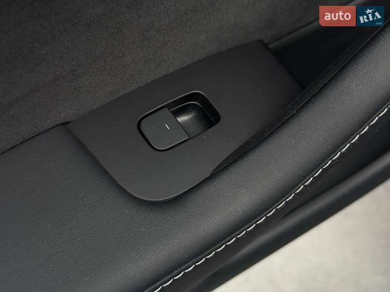 Седан Tesla Model 3 2022 в Рівному