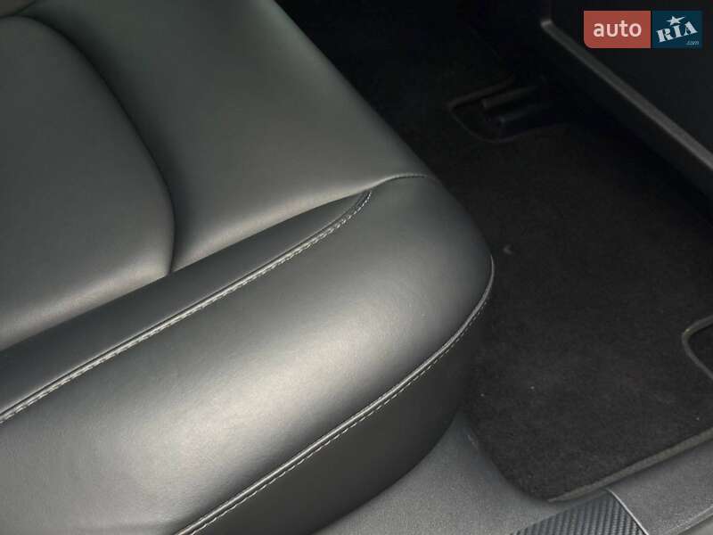 Седан Tesla Model 3 2022 в Рівному