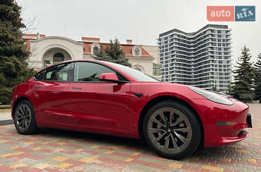 Седан Tesla Model 3 2022 в 