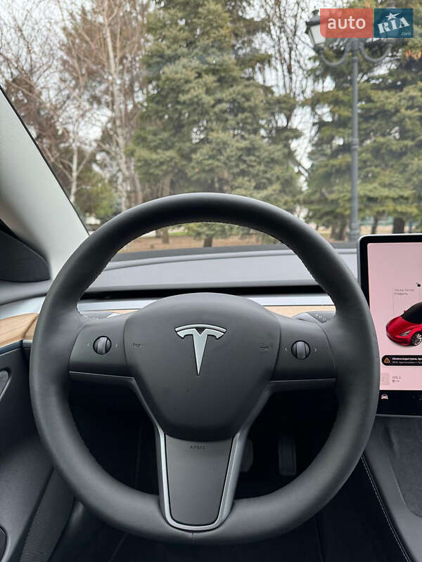 Седан Tesla Model 3 2022 в Одесі