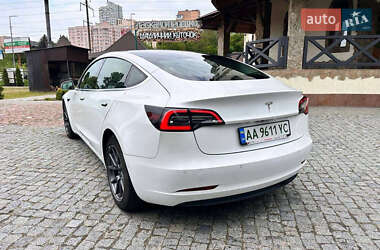 Седан Tesla Model 3 2019 в 