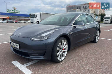 Седан Tesla Model 3 2019 в 