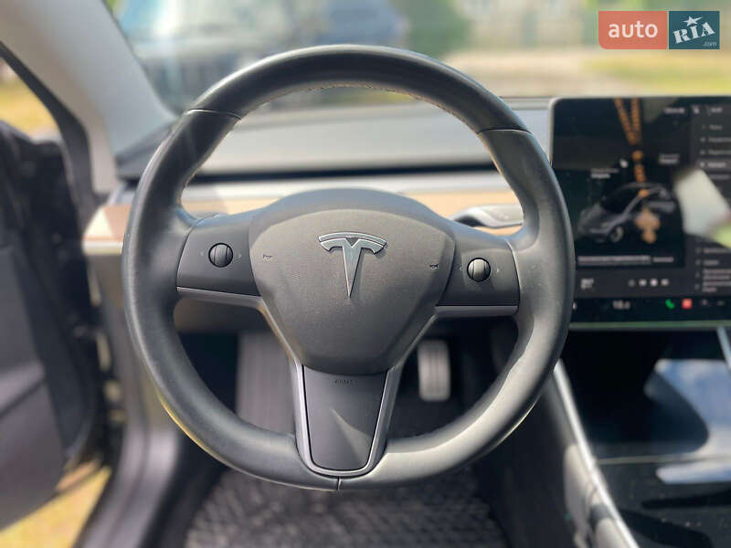Седан Tesla Model 3 2019 в Львове фото 22 Седан Tesla Model 3 2019 в Львове